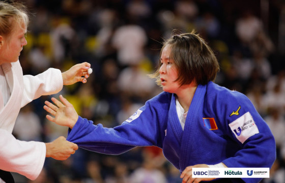 Л.Сосорбарам, Э.Номинтуяа нар “Их дуулга”-ын хүрэл медалийн төлөө хоорондоо барилдахаар болов