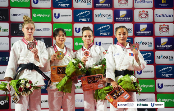 “Их дуулга”-ын эхний өдөр манай бөхчүүд 1 мөнгө, дөрвөн хүрэл медаль хүртлээ