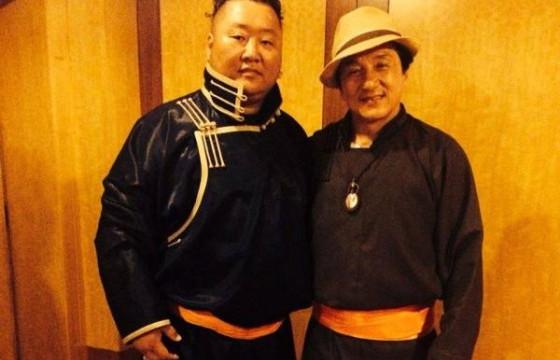 Жеки Чан 400 сая ам.долларыг хүүдээ өвлүүлэхгүй байх шалтгааныг тайлбарлав