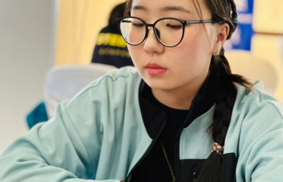 Б.Хулан Зүүн Азийн шатрын аварга боллоо