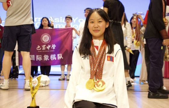 Э.Хүслэн шатрын Зүүн Азийн аваргаас зургаан медаль хүртжээ