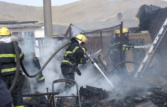 БЗД-т таван ханатай гэр, эд зүйлсийн хамт бүрэн шатжээ
