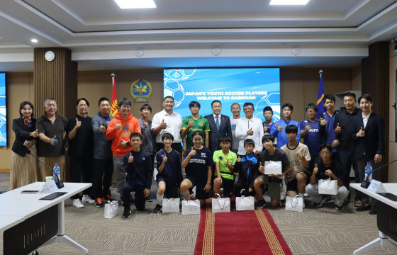 Дархан хотод олон улсын хөл бөмбөгийн зуслангийн сургалт эхэллээ