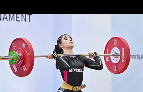  Б.ОТГОНТУУЛ: Хүндийн өргөлтийг сайн мэдэхгүй байж тэмцээнд ороод медаль хүртэж байлаа