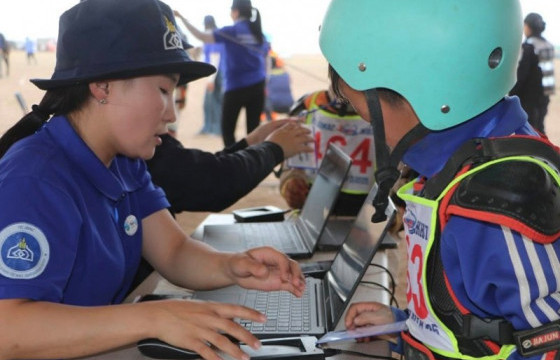 Увс аймгийн 100 жилийн ойн баяр наадмын хурдан морины уралдааны явцад 7 хүүхэд мориноос унажээ