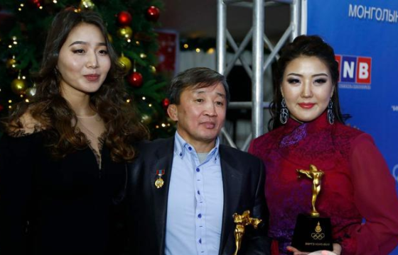 ЭНЭ ӨДӨР ГАВЬЯАТ ДАСГАЛЖУУЛАГЧ Ц.ХОСБАЯР МЭНДЭЛЖЭЭ