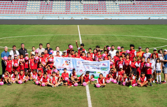  “Монголын хөл бөмбөгийн Одод” ТББ-аас хүүхдэд зориулсан сургал явуулав