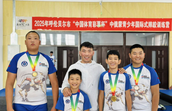 Өвөр Монголын тэмцээнээс 73-р сургуулийн тамирчид медаль хүртжээ