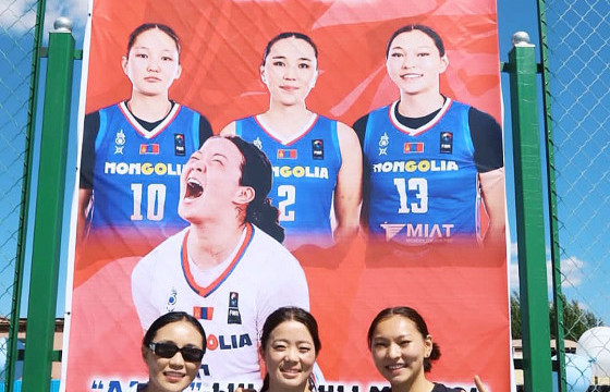 Гавьяат Б.Ариунцэцэг төрсөн нутагтаа сагсан бөмбөгийн талбайтай болов