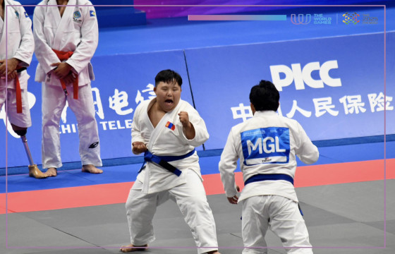 Г.Өлзийбат, Л.Олонбаяр нар аваргын төлөө өрсөлдөхөөр боллоо