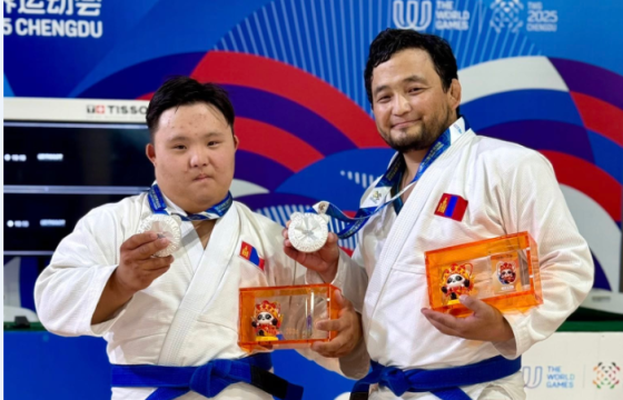 Г.Өлзийбат, Л.Олонбаяр нар дэлхийн наадмаас мөнгөн медаль хүртэв