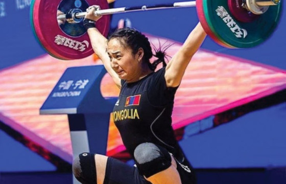 АЗИЙН АВАРГА Г.АНУЖИНД ДЭЛХИЙН МЕДАЛЬТАН БОЛОХ БОЛОМЖ БИЙ