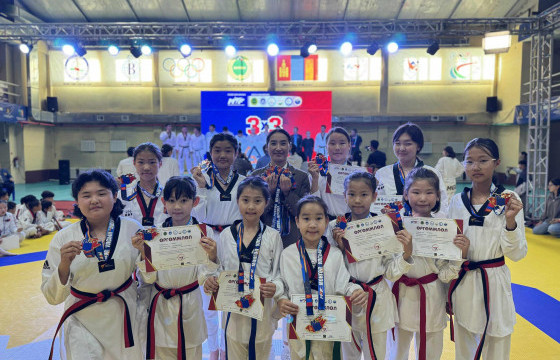 Таеквондогийн 3х3 багийн улсын аваргад “Арслан” клубийн охидын баг тэргүүлэв