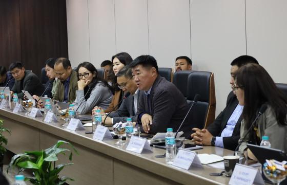 С.Бямбацогт сайд “Дарханы төмөрлөгийн үйлдвэр” ХХК-д ажиллав