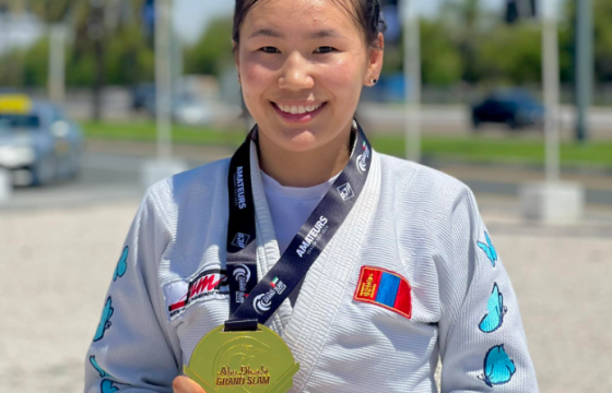 ЭНЭ ӨДӨР ЖЮҮ ЖИЦҮГИЙН ТАМИРЧИН Э.ШҮРЭНЦЭЦЭГ МЭНДЭЛЖЭЭ