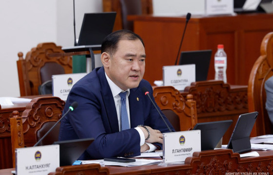 Л.ГАНТӨМӨР: МАНАЙ НАМ ЭРХ БАРИГЧ НАМААС РЕЙТИНГЭЭРЭЭ ИЛҮҮ БАЙГАА 