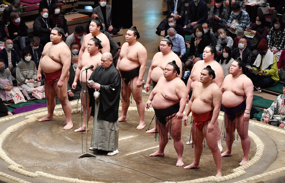 Сүмо бөхийн есдүгээр сарын башёд барилдах Монгол бөхчүүд тодорлоо