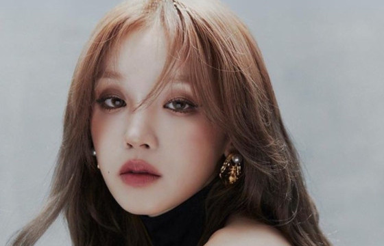 I-DLE ХАМТЛАГИЙН ГИШҮҮН YUQI АНХНЫ ЦОМГОО ГАРГАНА