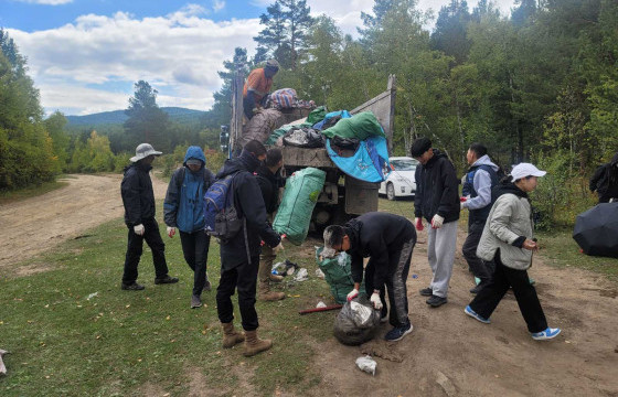 Улаанбаатар хотын ногоон бүсийн 2169 га талбайгаас нийт 31 тонн хог хаягдлыг цэвэрлэлээ
