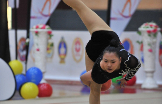 Э.Лхагвацэцэг XVI их наадмын уран сайхны гимнастикийг тэрүүлж явна