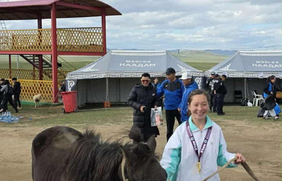 Б.Номин-Эрдэнэ 