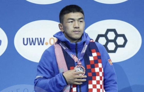 ДЭЛХИЙН АВАРГЫН ХОШОЙ  МЕДАЛЬТАН БОЛСОНД БАЯР ХҮРГЭЕ ЭЭ, Т.ТУЛГА АА