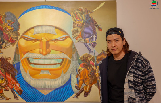 ЗУРААЧ Ц.ОРГИЛ: Анхны үзэсгэлэнгээ дэлгэнгээ тархиа амраачихаад, дараагийн санааныхаа эрэлд гарна даа