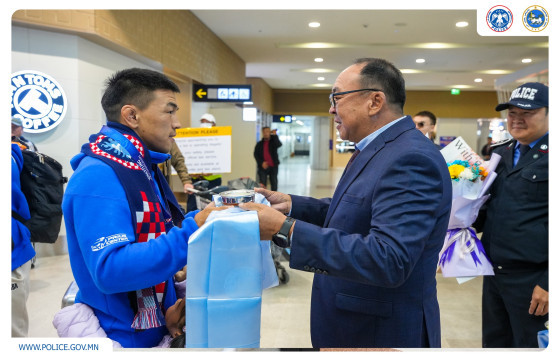 ДАШТ-ий мөнгөн медальт МУГТ Т.Тулгад хүндэтгэл үзүүлэн угтан авчээ