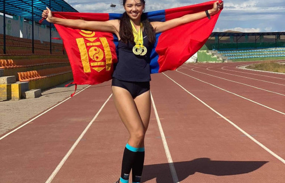 Э.Оюундарь Монгол Улсын гурвын харайлтын дээд амжилтыг шинэчлэн тогтоов