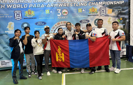 Есүхэй гар барилдааны дэлхийн аваргаас хоё хүрэл медаль хүртжээ