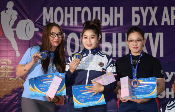 Бүх ард түмний XVI наадмын хүчний гурван төрөлтийн тэмцээн өндөрлөв