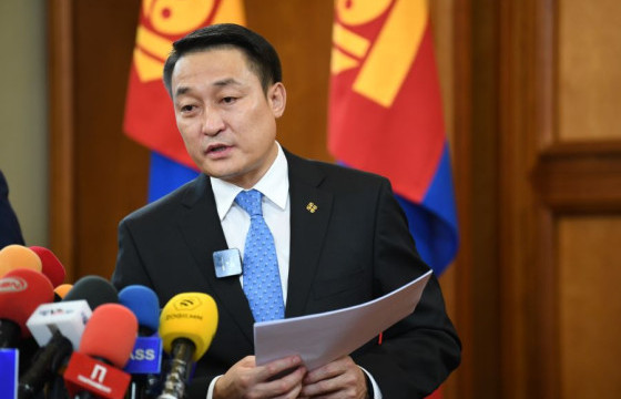 Д.АМАРБАЯСГАЛАН: Ерөнхий сайдыг сонгох Бага хурлын үеэр гишүүдийг сонголтын хуудсаа харуулахыг шаардаж, дарамталсан