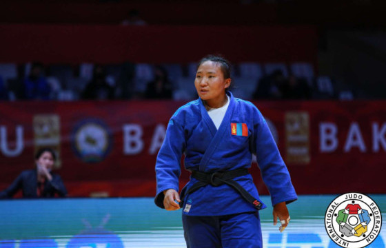 А.Адъяасүрэн, Д.Номинзул нар дагах тойргийн барилдаан хийнэ