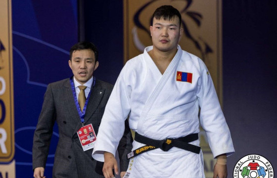 О.Цэцэнцэнгэл +100 кг-ын жингийн хүрэл медалийн төлөө барилдана