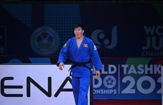 Б.Гончигсүрэн +100 кг-ын алтан медалийн төлөө барилдана