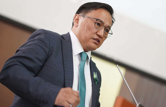 Ж.ЧИНБҮРЭН: Би эрүүл мэндийн даатгалын сангийн хулгайг цэгцлэх хэрэгтэй гэдгийг л чанга дуугаар хэлсэн