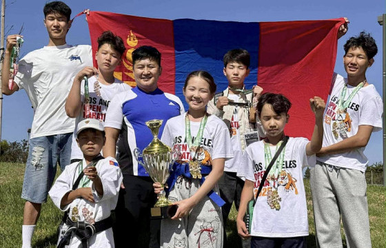 Монголын каратэчид Лос Анжелесийн олон улсын тэмцээнээс 14 медаль хүртлээ