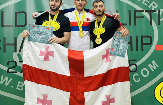 Гараар таталтын дэлхийн аваргаас хос алтан медаль хүртэв