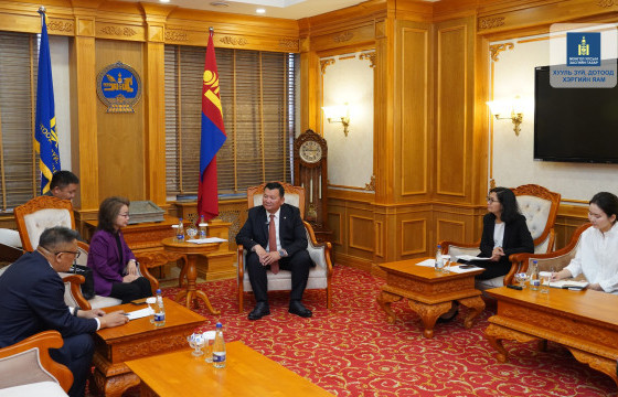 БНХАУ-ААС МОНГОЛ УЛСАД СУУГАА ЭЛЧИН САЙД ШЭНЬ МИНЬЖУАНИЙГ ХҮЛЭЭН АВЧ УУЛЗЛАА