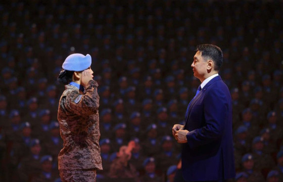 Ерөнхийлөгч У.Хүрэлсүх Энхийг сахиулагчдад төрийн одон, медаль гардууллаа