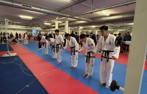 Монголын эрэгтэй баг таеквондогийн дэлхийн аварга боллоо