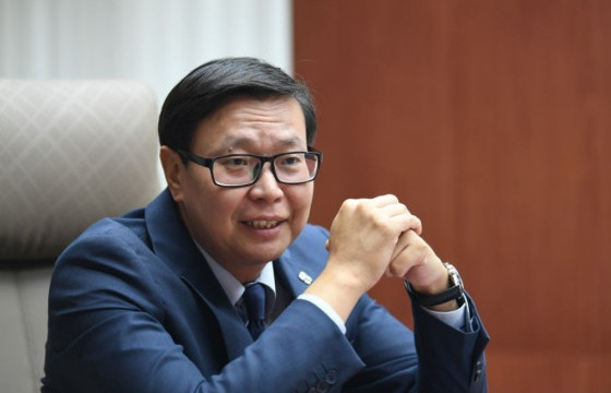 П.НАРАНБАЯР: Багш нарын цалинг өнөөдөр шууд 3.5 сая болгох боломжгүй