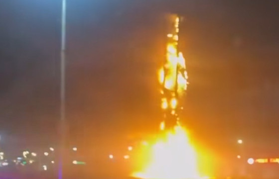 Чингэлтэй дүүргийн хөшөө шатаж байсныг унтраажээ 