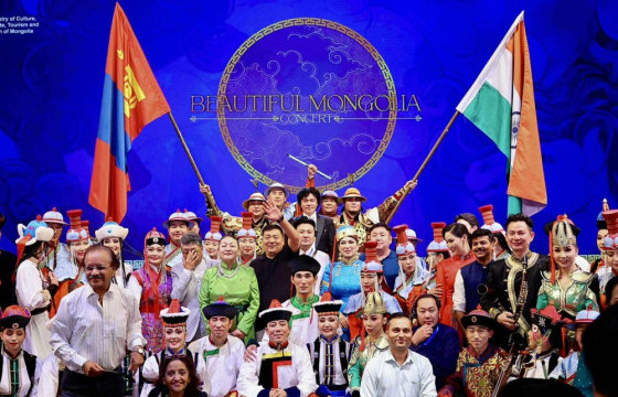 Энэтхэг Улсад үндэсний урлаг, соёлоо сурталчиллаа