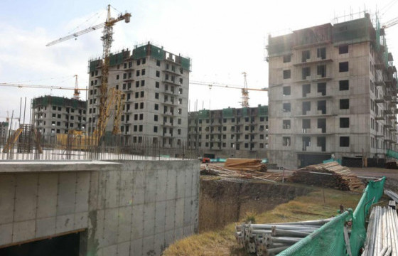 Хотын дарга Х.Нямбаатар 2007 айлын орон сууцны хорооллыг гэрээний хугацаанд нь ашиглалтад оруулах үүрэг өглөө