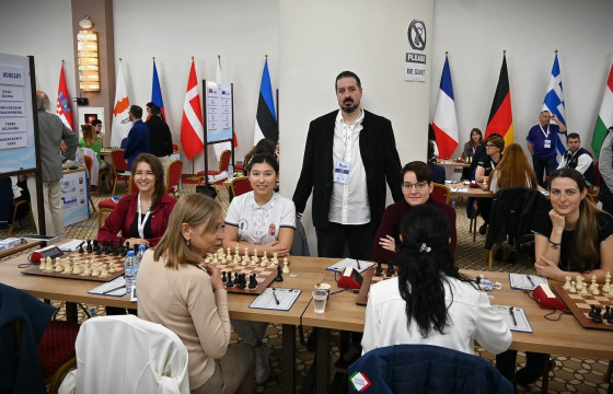 Шатрын өсвөрийн дэлхийн аварга Д.Номин-Эрдэнэ Унгарын багт тоглож эхэллээ 