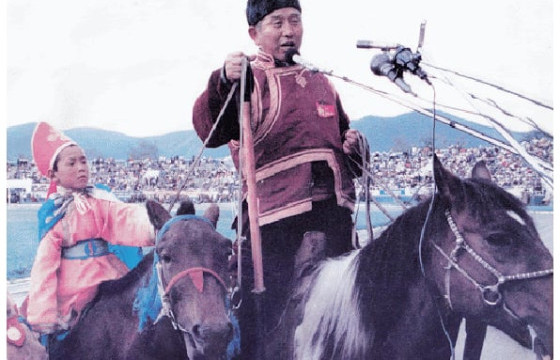 ДОМОГ БОЛЖ МӨНХӨРСӨН Ц.ДОРЖСҮРЭНГИЙН ХЭЭР МОРИНЫ НЭГЭН ТҮҮХ