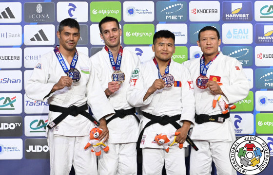 “ГРАНД МАСТЕРС”-ын дэлхийн аваргын эхний өдөр таван хүрэл медаль хүртэв