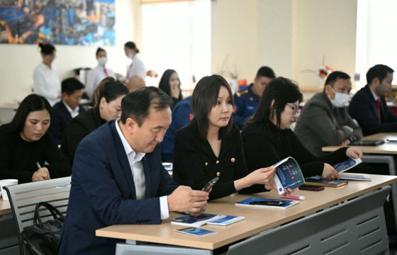 Их, дээд сургууль, коллежид суралцагчдын 60.9 хувь нь эмэгтэйчүүд, 39.1 хувь нь эрэгтэй байна