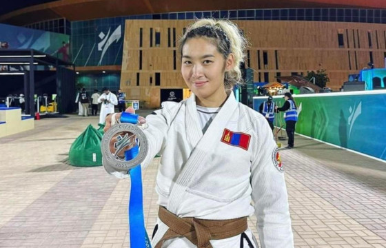 Б.Хулан жюү жицү-гийн дэлхийн аваргаас мөнгөн медаль хүртэв